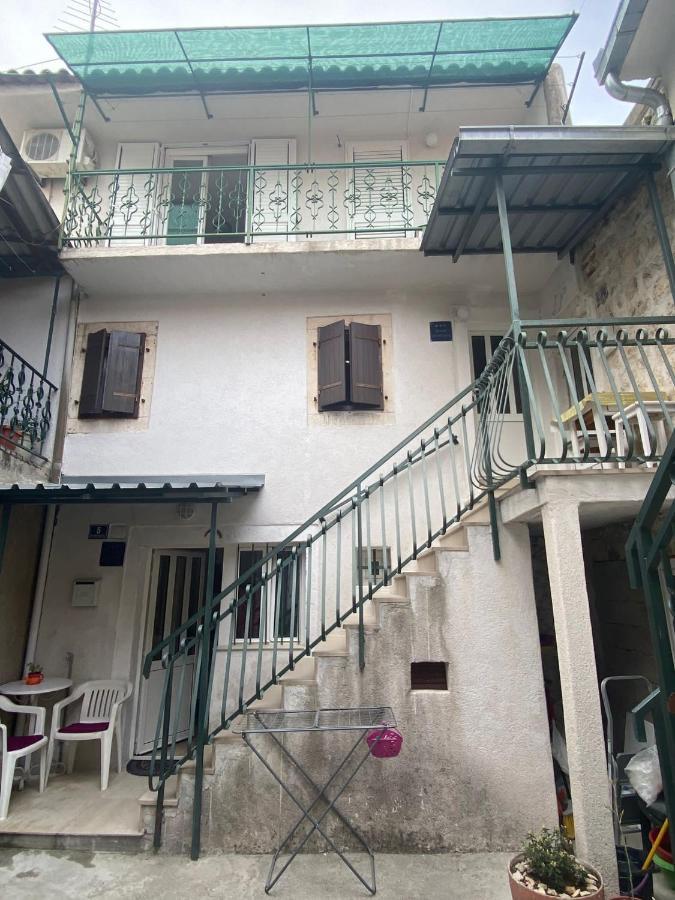 Mate Apartments Kastela Exterior photo